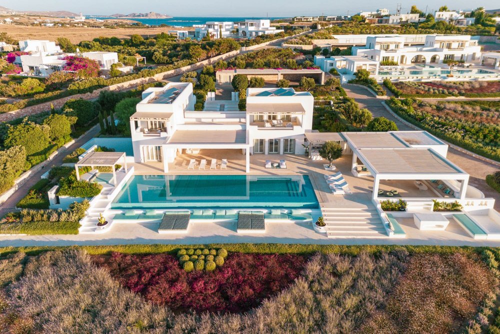 Lya Estate